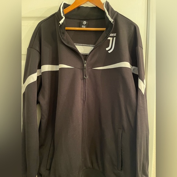 Black Juventes XL Pull Up - Picture 3 of 5